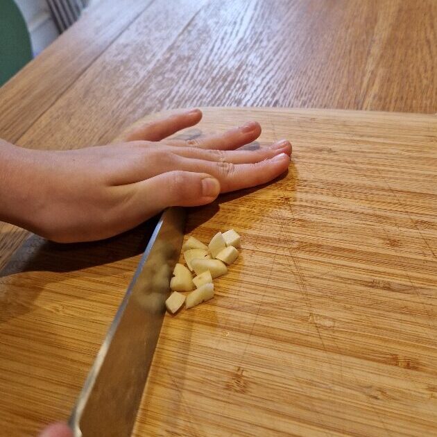 How to chop garlic & chillies