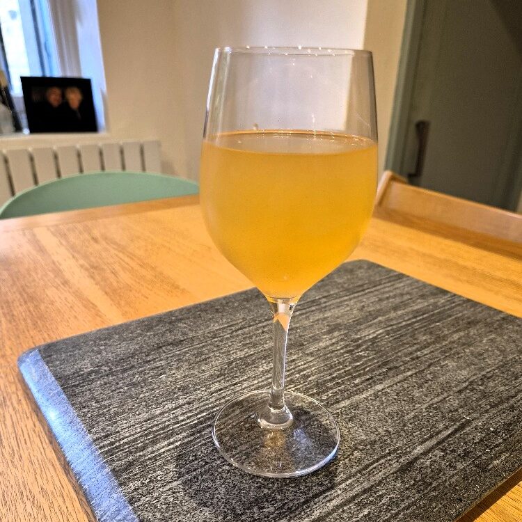 alcohol-free white wine